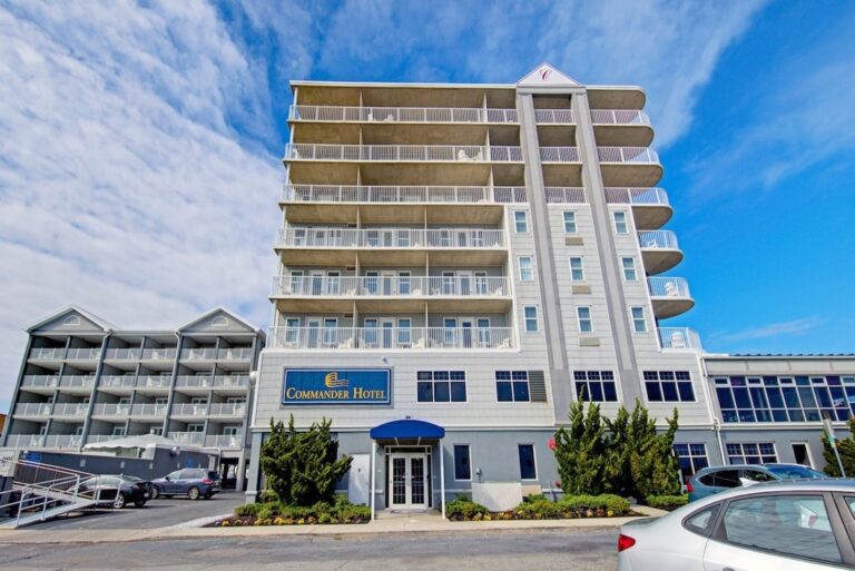 Commander Hotel – Houseman
