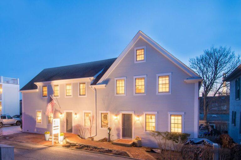 8 Dyer Hotel + The Benchmark – Housekeeper